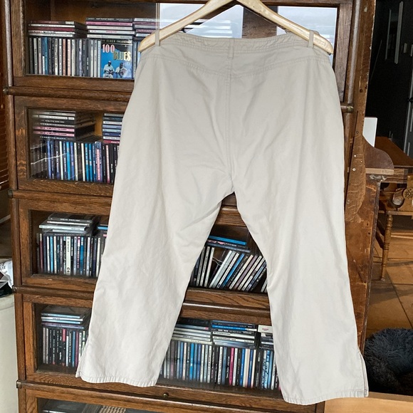 OLD NAVY BLUE JEANS Cream Denim Capris 100% Cotton Size 16 - Picture 4 of 9